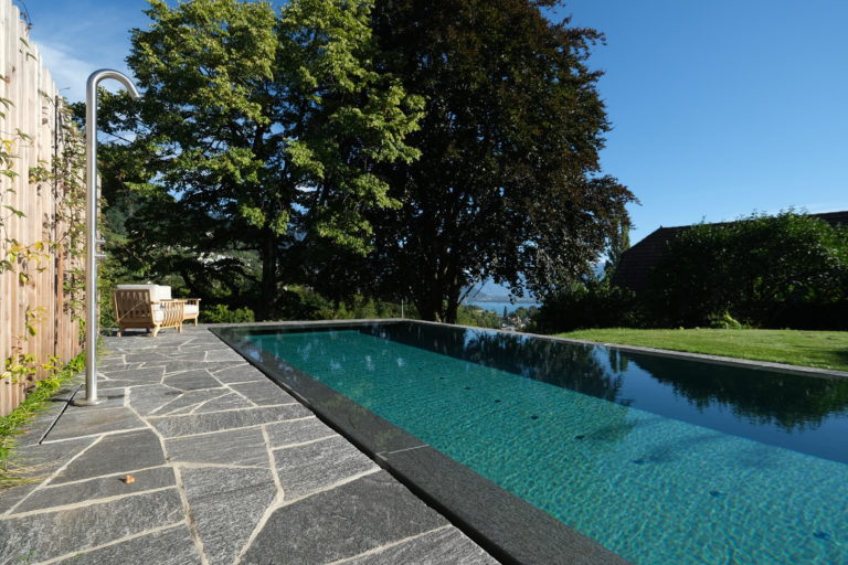 Jardin avec piscine